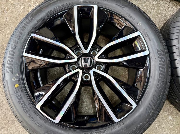 ล้อแม็ก HONDA HRV RS ขอบ 18” ถอดป้ายแดง ยาง BRIDGESTONE 225-50R18 ปี 26 สีเส้นตุ่มหน้ายางยังอยู่ครบ รูปที่ 5