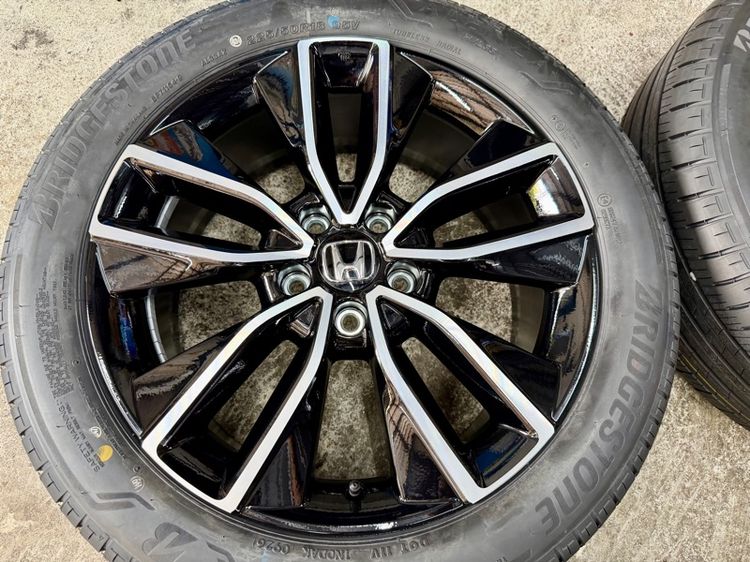 ล้อแม็ก HONDA HRV RS ขอบ 18” ถอดป้ายแดง ยาง BRIDGESTONE 225-50R18 ปี 26 สีเส้นตุ่มหน้ายางยังอยู่ครบ รูปที่ 8