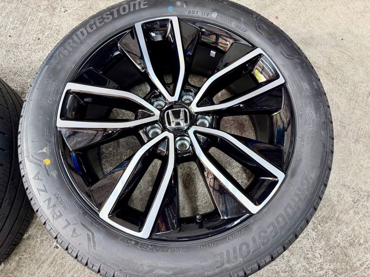 ล้อแม็ก HONDA HRV RS ขอบ 18” ถอดป้ายแดง ยาง BRIDGESTONE 225-50R18 ปี 26 สีเส้นตุ่มหน้ายางยังอยู่ครบ รูปที่ 7