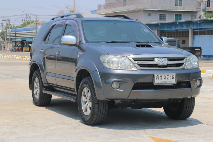 Toyota Fortuner 2005 3.0 V 4WD Utility-car ดีเซล ไม่ติดแก๊ส เกียร์อัตโนมัติ เทา รูปที่ 2