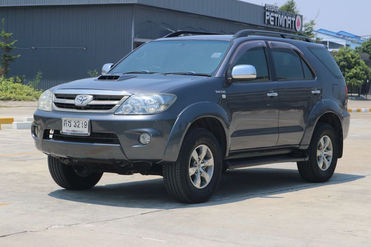 Toyota Fortuner 2005 3.0 V 4WD Utility-car ดีเซล ไม่ติดแก๊ส เกียร์อัตโนมัติ เทา รูปที่ 3