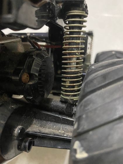 รถบังคับวิทยุ2คัน น่าจะเป็นทามิย่ารุ่นเก่า รูปที่ 6