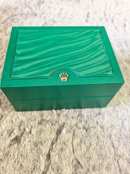 Rolex pepsi GMT 16710 T
No holes
Brand new condition. Used
Real 100 percent 
    Verified original serial numbers and model.  รูปที่ 9