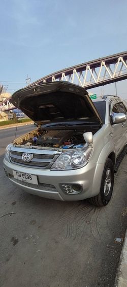 รถ Toyota Fortuner 3.0 V 4WD สี เทา
