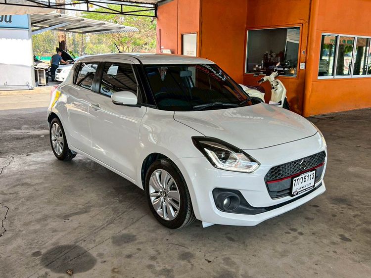 รถ Suzuki Swift 1.2 GLX สี ขาว