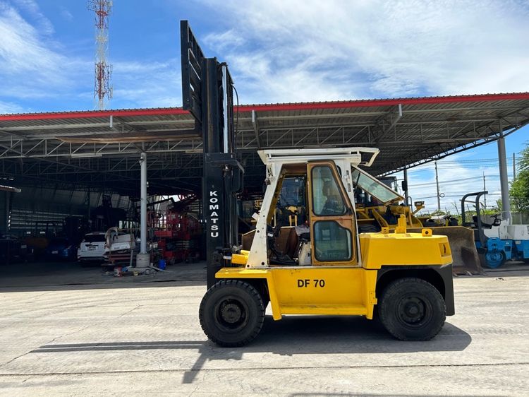 รถฟอร์คลิฟท์ KOMATSU รุ่น DF70 ขนาด 7 ตัน ยกสูง 3 เมตร งาสไลด์ 2 ข้าง