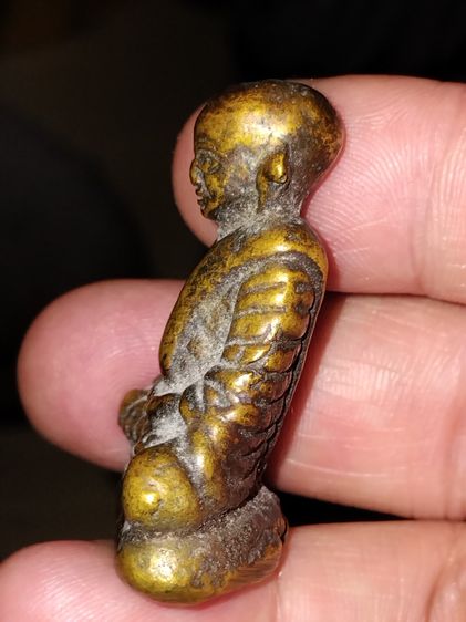 หล่อโบราณ หลวงพ่อเงิน พิมพ์ใหญ่ กรุวัดท่ามะไฟ ปี 2460 เนื้อทองเหลือง พิจารณาเนื้อหาความเก่า อายุโลหะได้อายุ คราบเบ้า คราบอ๊อกไซด์ เม็ดเดือด  รูปที่ 3