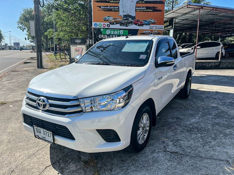รถ Toyota Hilux Revo 2.4 E สี ขาว