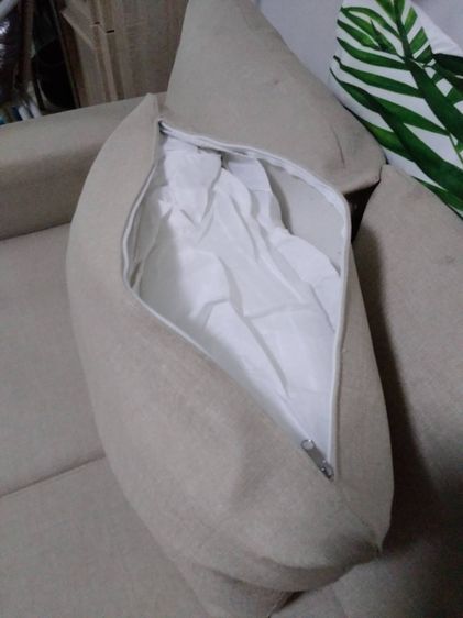 โซฟาผ้าสีครีมมินิมอล สามที่นั่งสภาพดี ส่งต่อ 4000 รูปที่ 6