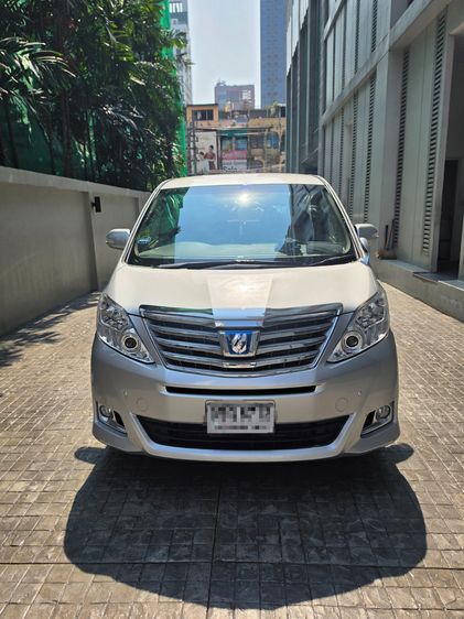 รถ Toyota Alphard 2.4 Hybrid E-Four 4WD สี เงิน