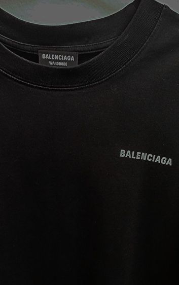 เสื้อยืด Balenciaga  รูปที่ 3