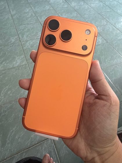 iPhone 17 pro 256 gb cosmic orange มีแค่เครื่องเปล่า