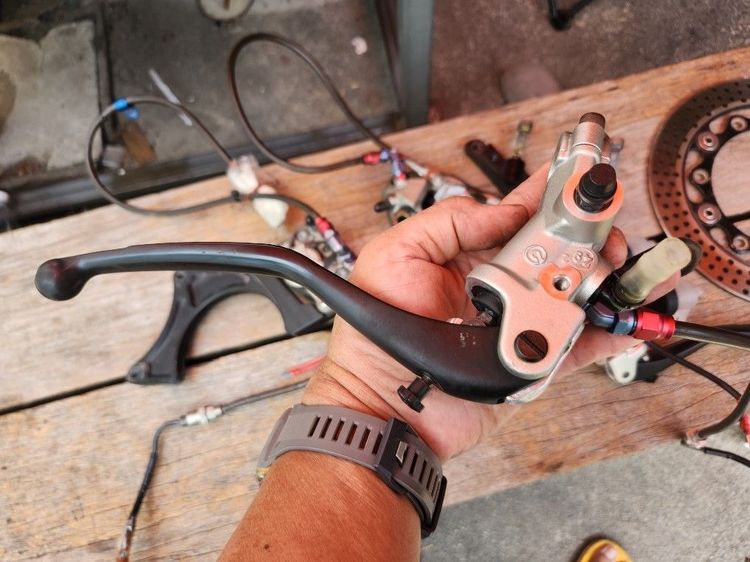 ชุดเบรค เบมโบ้ ใส่ forza gen 2  รูปที่ 13