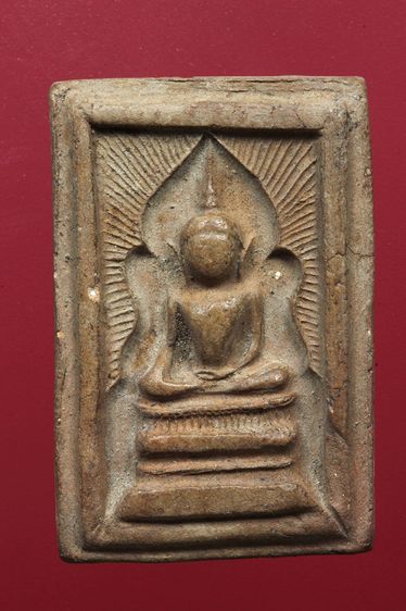 พระสมเด็จแหวกม่านหลวงพ่อกวยสวยๆค่ะเก่าค่ะ