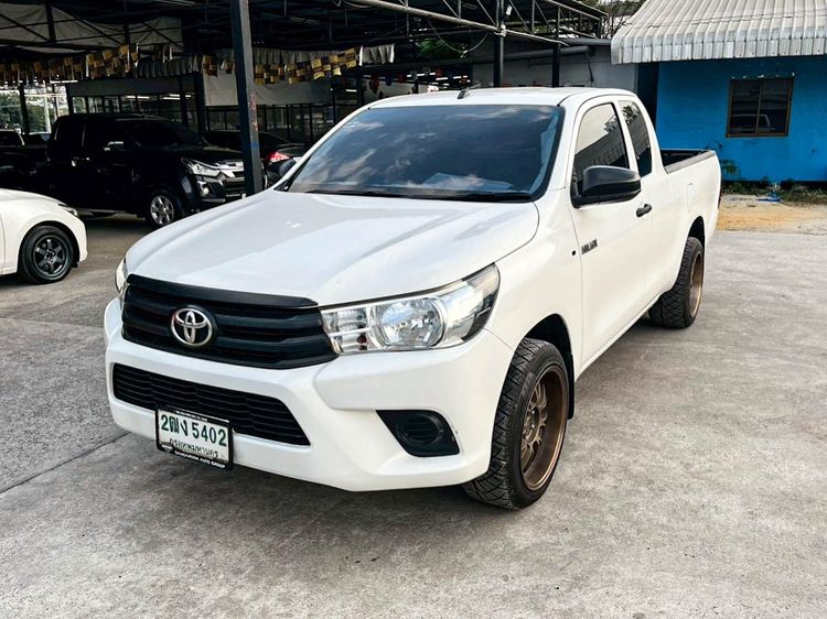 รถ Toyota Hilux Revo 2.4 J สี ขาว
