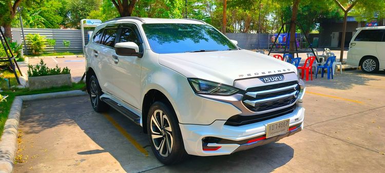 Isuzu MU-X 2021 3.0 Ultimate AT 2WD Utility-car ดีเซล เกียร์อัตโนมัติ ขาว รูปที่ 3