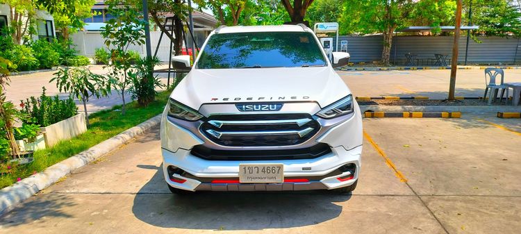 รถ Isuzu MU-X 3.0 Ultimate AT 2WD สี ขาว
