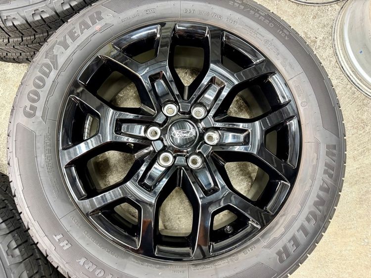 ล้อแม็ก FORD EVEREST ขอบ 20“ ถอดป้ายแดง ยาง GOODYEAR 255-55R20 ปี 25 สีเส้นตุ่มหน้ายางยังอยู่ครบ รูปที่ 6