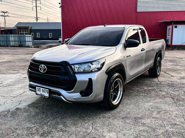 รถ Toyota Hilux Revo Smart Cab 2.4 Entry Z Edition สี บรอนซ์เงิน
