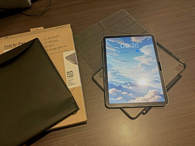 Apple 128 GB ไอแพดมือสอง ตัวเริ่มต้น iPad Air M3 ความจุ 128GB Sterlight เจ้าของใช้เองมือเดียว