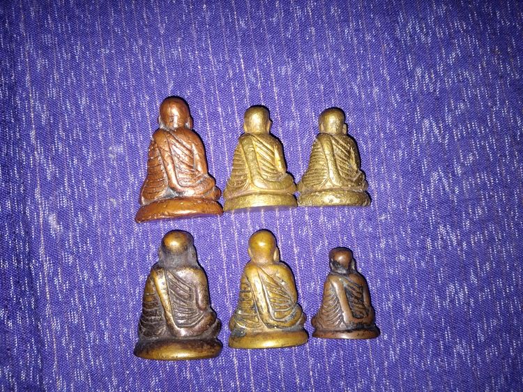 หลวงพ่อเงินบางคลาน พระพิมพ์เล็ก มีกริ่ง กรุวัดท่ามะไฟ พิจิตร ประมาณปี 2460 ขนาด 2.5 x 3.5 ซม. เนื้อทองเหลืองเก่า ของแท้เนื้อจะดูเก่า ซึ้งต รูปที่ 7