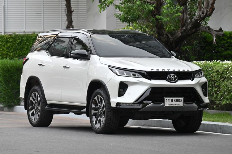 Toyota Fortuner 2021 2.4 Legender Utility-car ดีเซล ไม่ติดแก๊ส เกียร์อัตโนมัติ ขาว รูปที่ 2