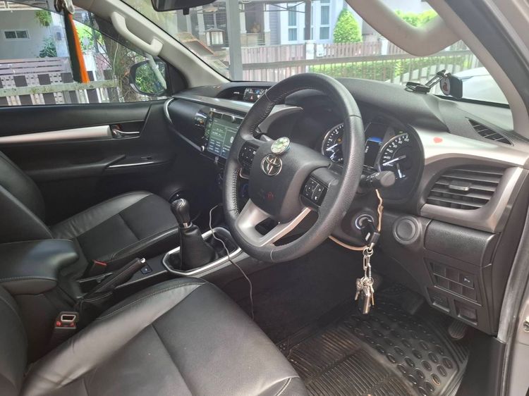 Toyota Hilux Revo 2022 2.4 Prerunner Mid Pickup ดีเซล ไม่ติดแก๊ส เกียร์ธรรมดา บรอนซ์เงิน รูปที่ 3
