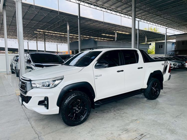 รถ Toyota Hilux Revo 2.8 Prerunner G Rocco สี ขาว
