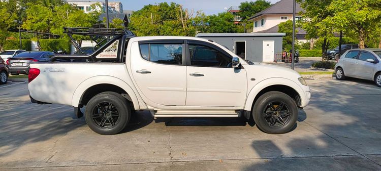 รถ Mitsubishi Triton 2.4 CNG สี ขาว