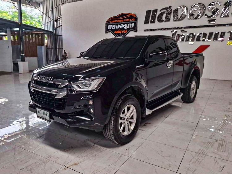 รถ Isuzu D-MAX 1.9 Hi-Lander L สี ดำ