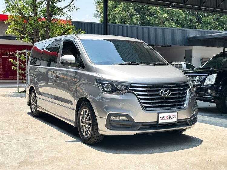 Hyundai H-1 2019 2.5 Deluxe Utility-car ดีเซล เกียร์อัตโนมัติ เทา รูปที่ 3