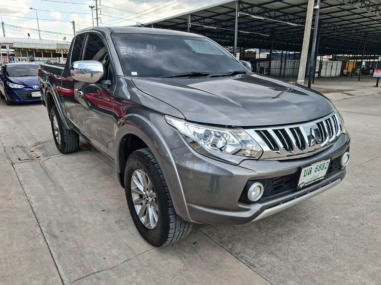 Mitsubishi Triton 2017 All New Mega Cab 2.4 GLS Plus Pickup ดีเซล ไม่ติดแก๊ส เกียร์ธรรมดา เทา รูปที่ 3