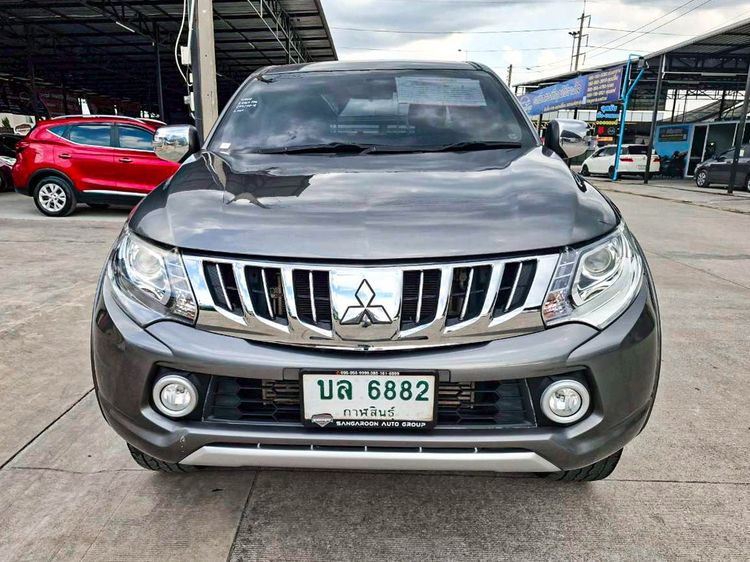 Mitsubishi Triton 2017 All New Mega Cab 2.4 GLS Plus Pickup ดีเซล ไม่ติดแก๊ส เกียร์ธรรมดา เทา รูปที่ 2