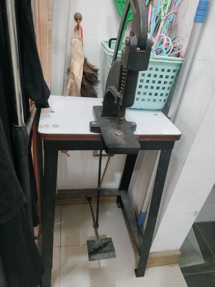 ขายจักรเย็บผ้าอุตสาหกรรมและเครื่องตอกสแน็ป