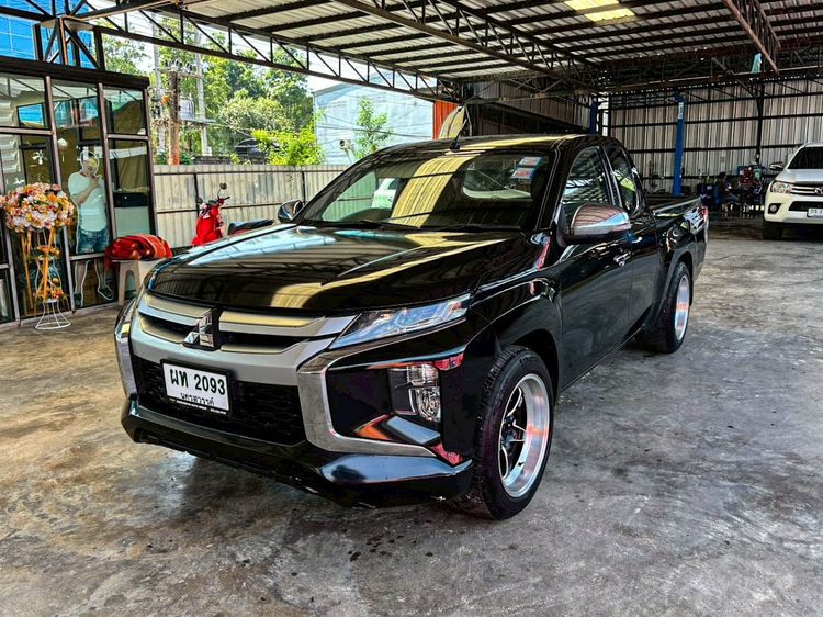 รถ Mitsubishi Triton All New Mega Cab 2.5 GLX สี ดำ