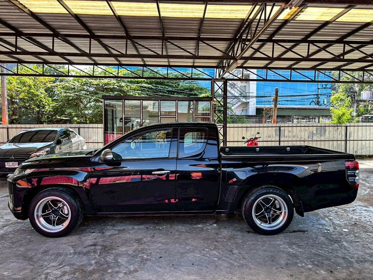 Mitsubishi Triton 2019 All New Mega Cab 2.5 GLX Pickup ดีเซล ไม่ติดแก๊ส เกียร์ธรรมดา ดำ รูปที่ 4