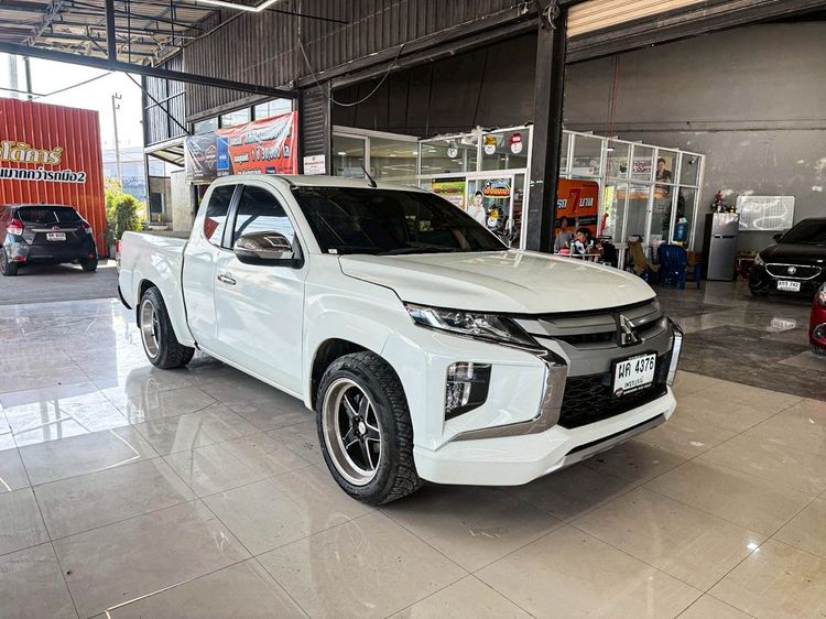 Mitsubishi Triton 2021 All New Mega Cab 2.5 GLX Pickup ดีเซล ไม่ติดแก๊ส เกียร์ธรรมดา ขาว รูปที่ 3