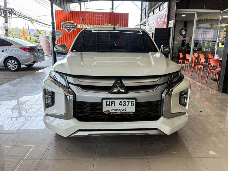Mitsubishi Triton 2021 All New Mega Cab 2.5 GLX Pickup ดีเซล ไม่ติดแก๊ส เกียร์ธรรมดา ขาว รูปที่ 2