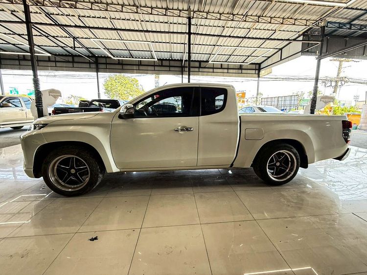 Mitsubishi Triton 2021 All New Mega Cab 2.5 GLX Pickup ดีเซล ไม่ติดแก๊ส เกียร์ธรรมดา ขาว รูปที่ 4