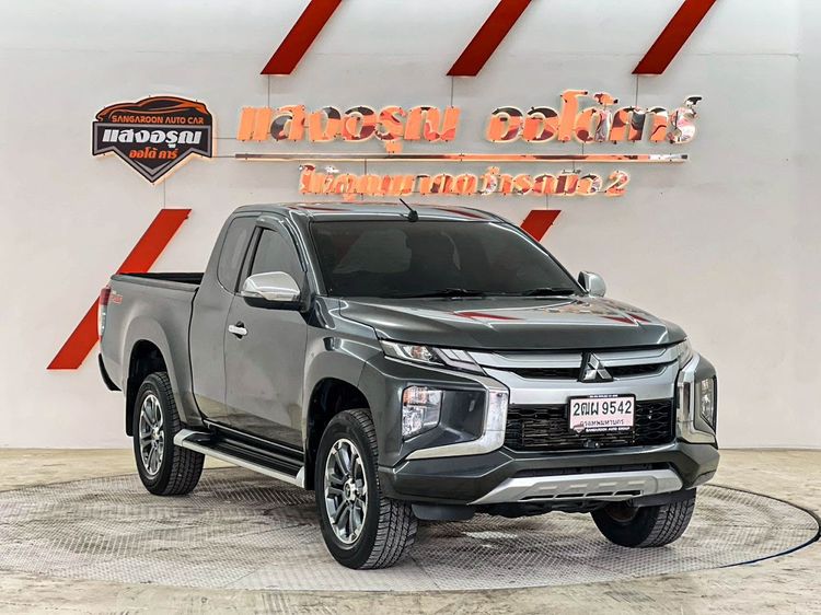 Mitsubishi Triton 2018 All New Mega Cab 2.4 GLS Plus Pickup ดีเซล ไม่ติดแก๊ส เกียร์ธรรมดา เทา รูปที่ 3
