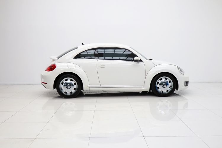 Volkswagen Beetle 2013 1.2 TSi Sedan เบนซิน ไม่ติดแก๊ส เกียร์อัตโนมัติ ขาว รูปที่ 3