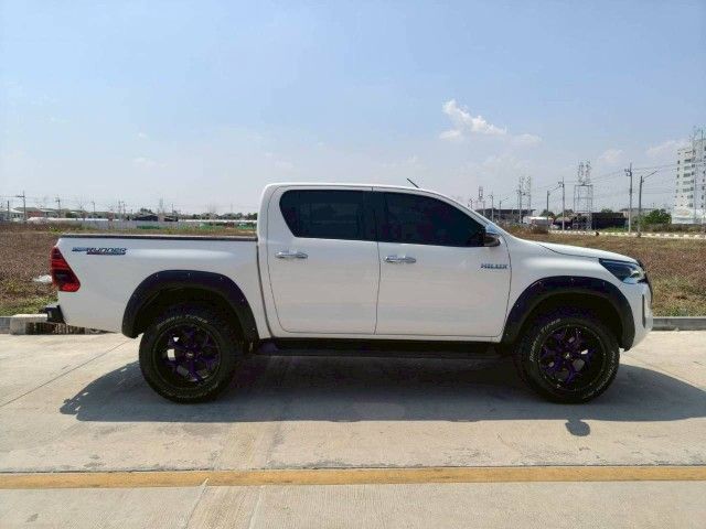 Toyota Hilux Revo 2021 2.4 Prerunner Mid Pickup ดีเซล เกียร์อัตโนมัติ ขาว รูปที่ 2