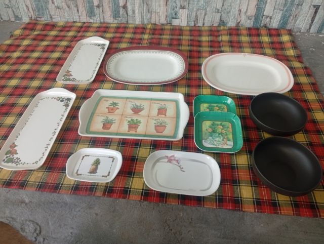 ขายเหมาจานเปลและถาดขนาดต่างๆ