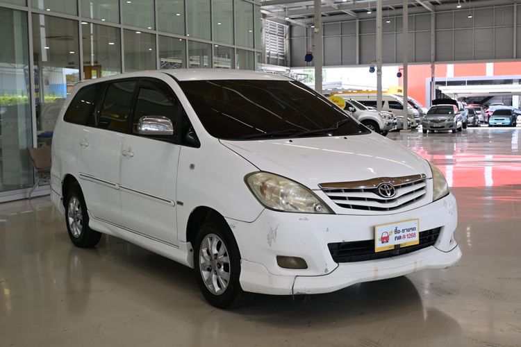 Toyota Innova 2011 2.0 G Utility-car เบนซิน LPG เกียร์อัตโนมัติ ขาว รูปที่ 3