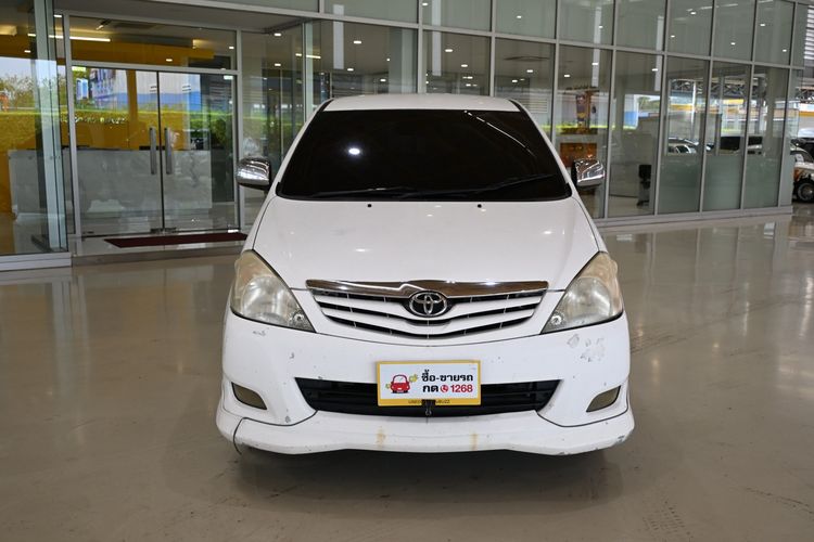 Toyota Innova 2011 2.0 G Utility-car เบนซิน LPG เกียร์อัตโนมัติ ขาว รูปที่ 2