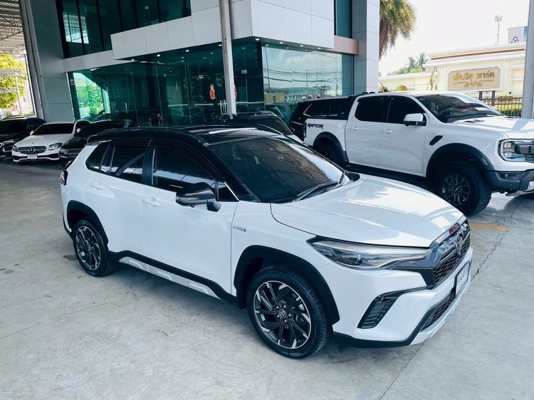 Toyota Corolla Cross 2022 1.8 Hybrid Premium Safety GR Sport Sedan ไฮบริด ไม่ติดแก๊ส เกียร์อัตโนมัติ ขาว รูปที่ 2