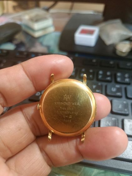 Vintage RAYMOND WEIL 18K Gold Electroplated 7009 Manual Winding Men’s 1980's Made swiss ไขลาน หน้าดำ เดิม หลัก12 เพชรแท้ เครื่องสวยเดินปรกติ รูปที่ 7