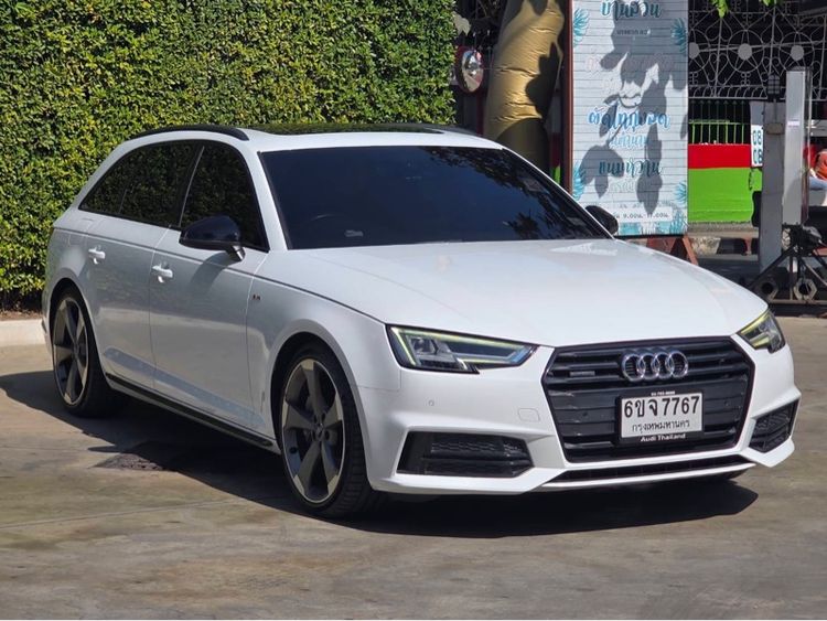 รถ Audi Audi A4  2.0 สี ขาว
