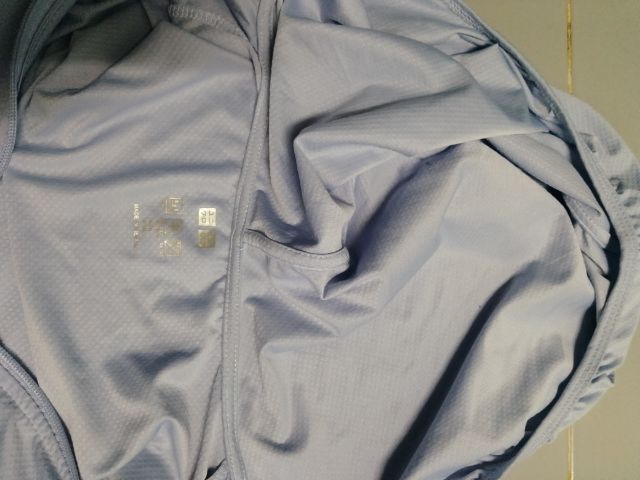 UNIQLO AIRism เสื้อกันแดดมีฮู้ด สีฟ้าพาสเทล ผ้าเย็น กัน UV Size XL
 รูปที่ 3