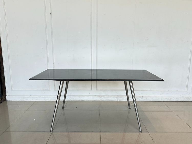 อื่นๆ อื่นๆ โต๊ะทานอาหาร ท็อปหินอ่อนสีดำ แผ่นรองเหล็ก ขาสแตนเลส 